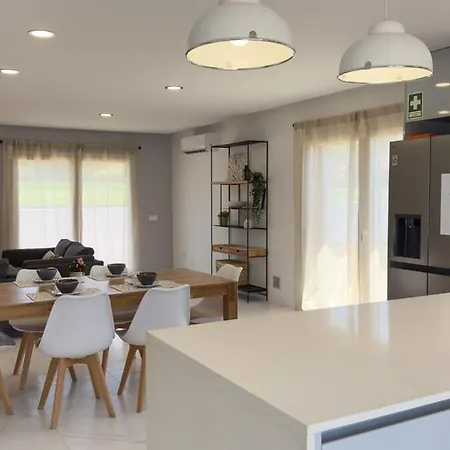 Modern Near بيت للعطل