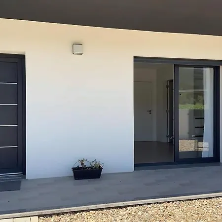 بيت للعطل Modern Near *
