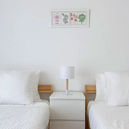 Modern Near بينيلا