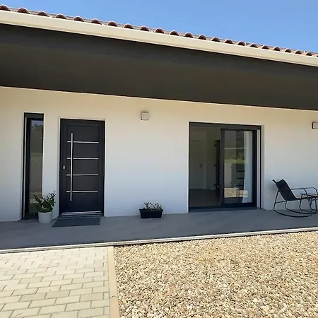 Modern Near بيت للعطل *