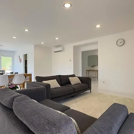 Modern Near بيت للعطل