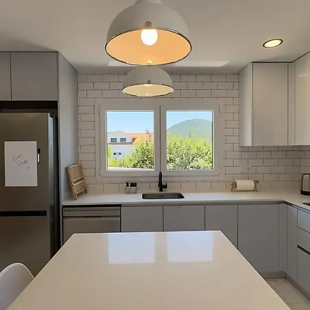 بيت للعطل Modern Near *